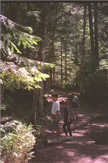 small_9400 1026 cew family, flowersImg0100.webp